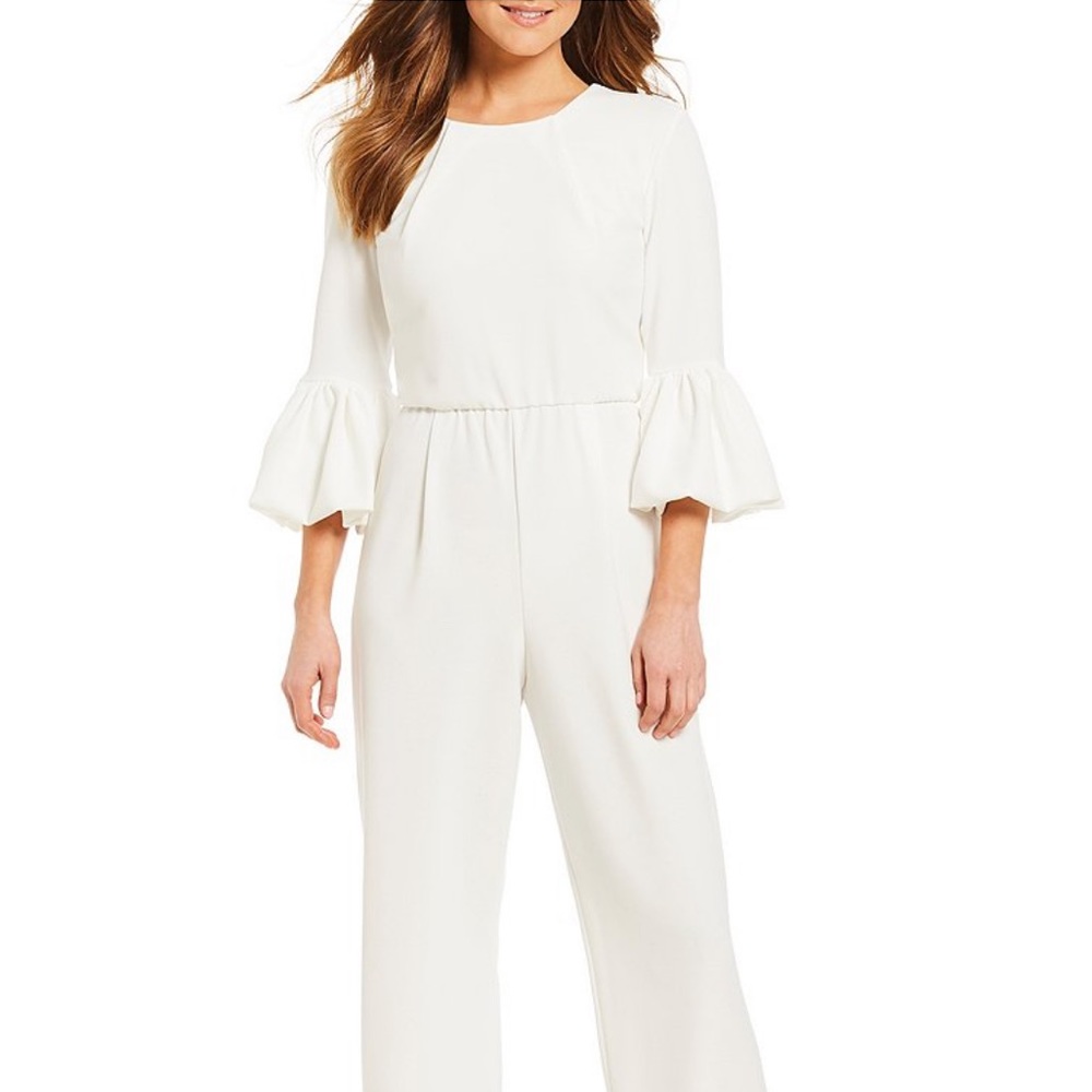 🆕 Ivory Bell Sleeve Jumpsuit ⚜️ - Picture 1 of 4